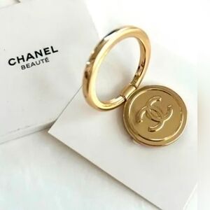 ✨ CHANEL Beaute' Phone Ring / Stand